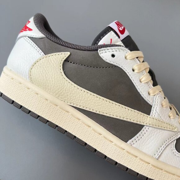 Travis Scott x Air Jordan 1 Retro Low OG Mocha - Picture 7 of 9